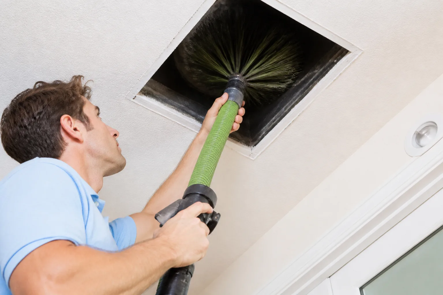 Top Signs You Need Air Duct Cleaning Service – Don’t Ignore These